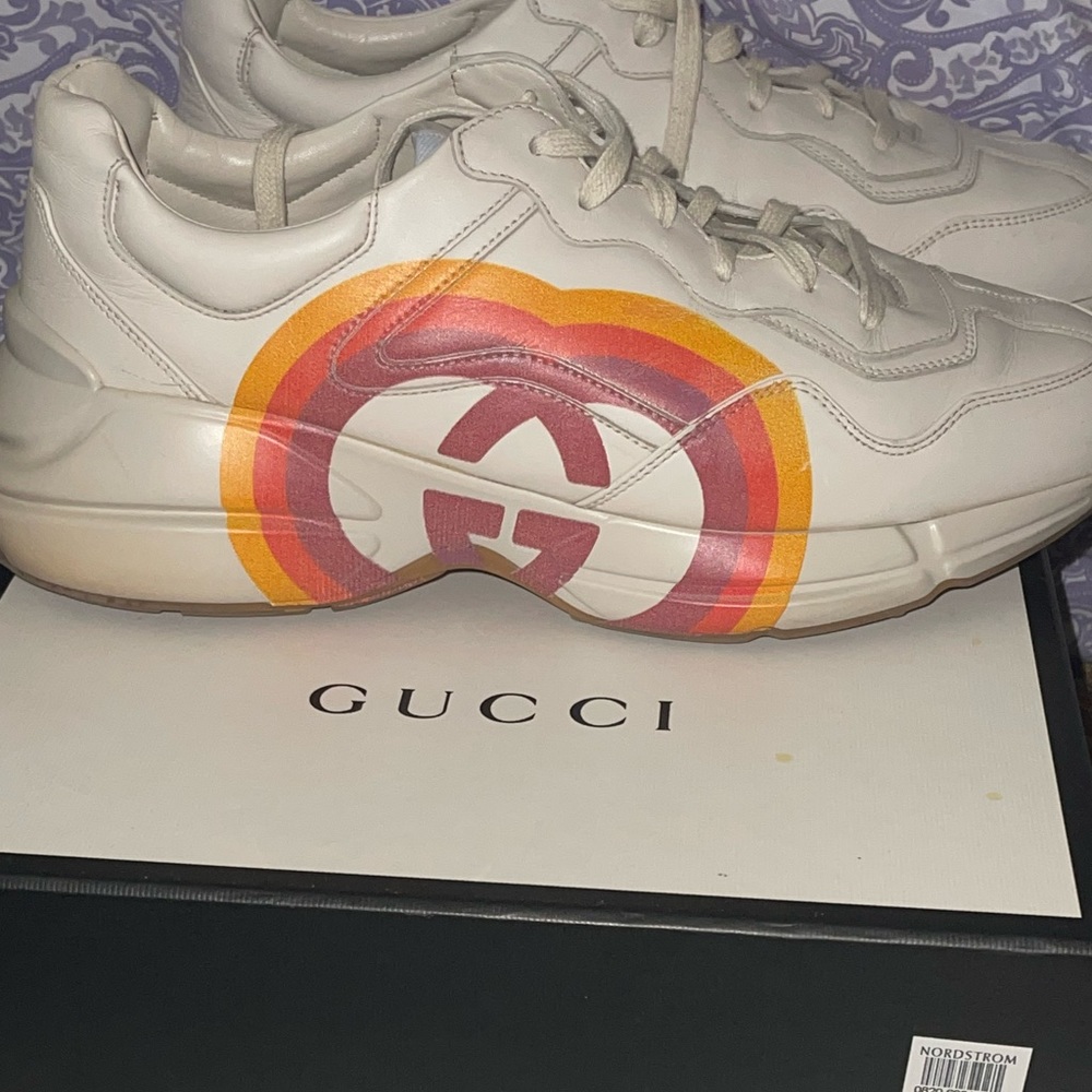 Authentic Gucci shoes - Picture 2 of 4